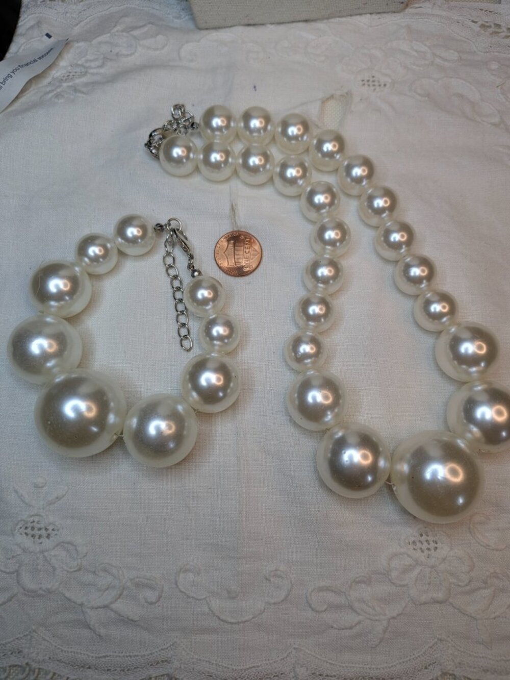 Vintage Chunky Oversized Faux Pearl Necklace & Bracelet Set - Picture 4 of 6